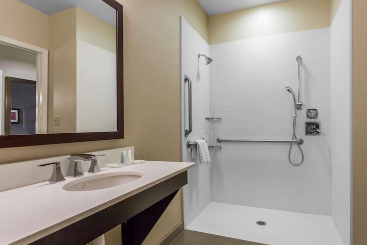 Comfort Suites Youngstown North