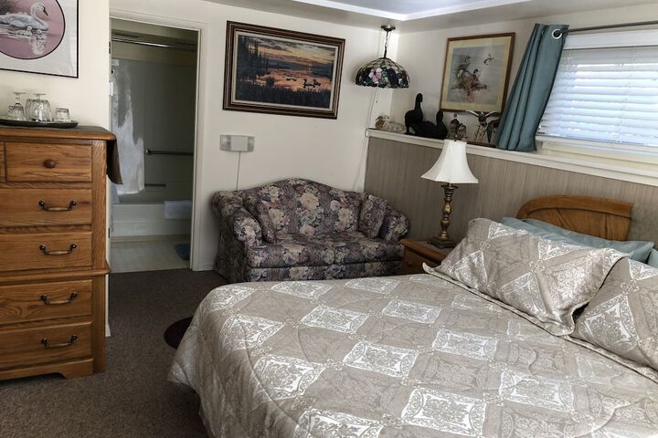 Room 33 of 42
