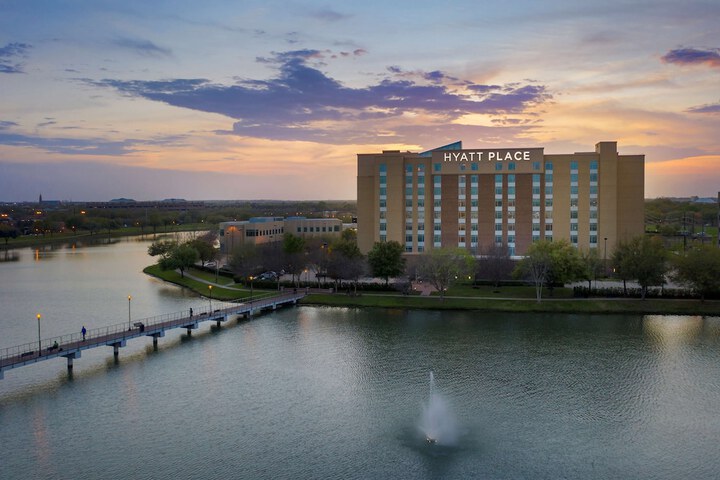 Hyatt Place Houston / Sugar Land