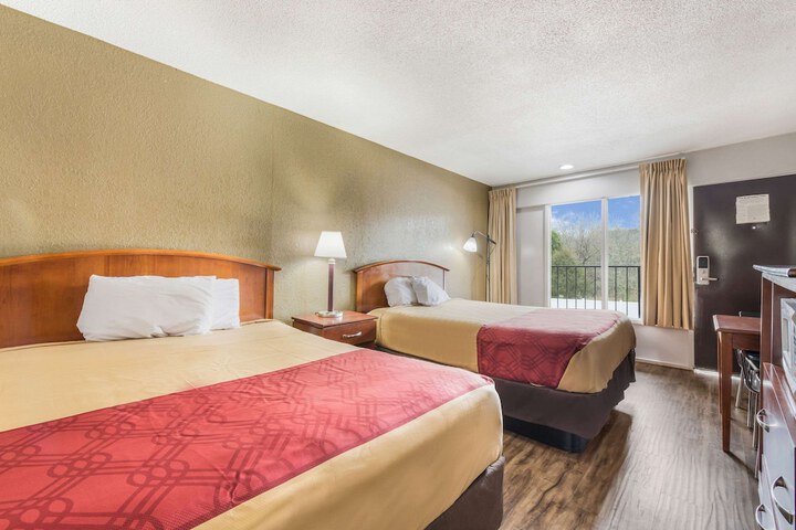 Room 21 of 43