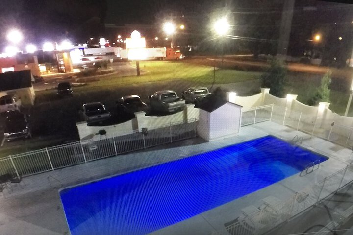 Pool 8 of 28