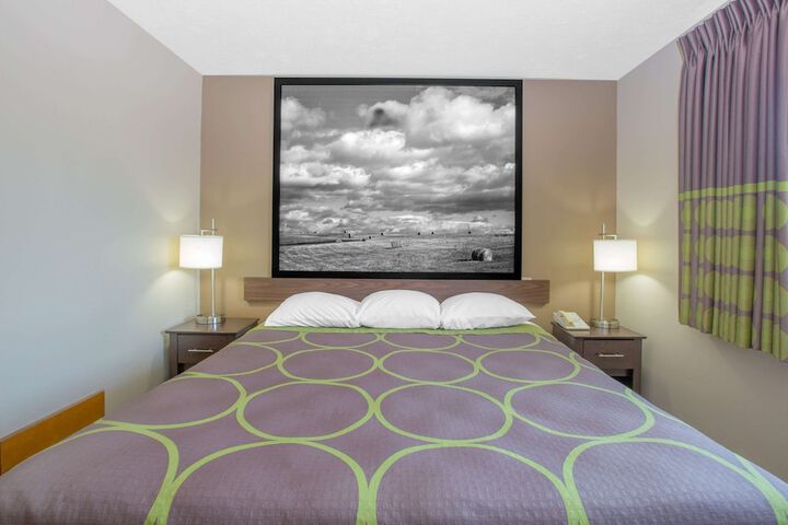 Room 8 of 20