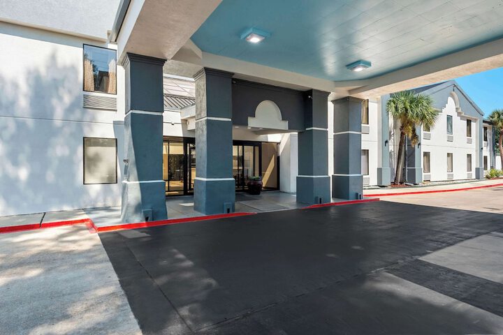 Hotel 2 of 45