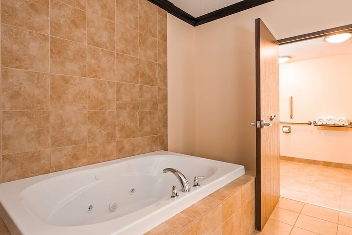 Room 5 of 19