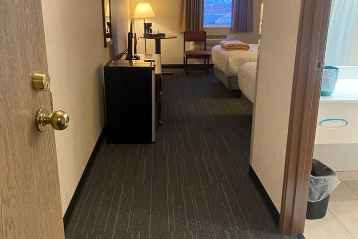 Room 11 of 21