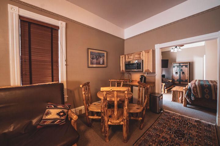 Room 8 of 25