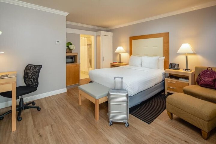 Room 30 of 68