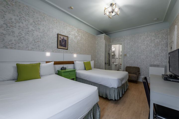 Room 50 of 91