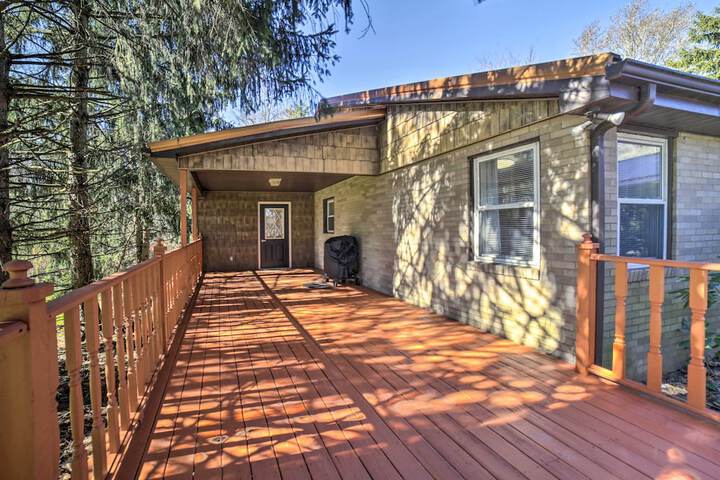 Near Mines & Meadows: Spacious Home w / Game Room