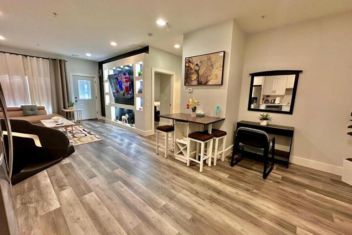 The Stylish Suite - 1BR with Free Parking