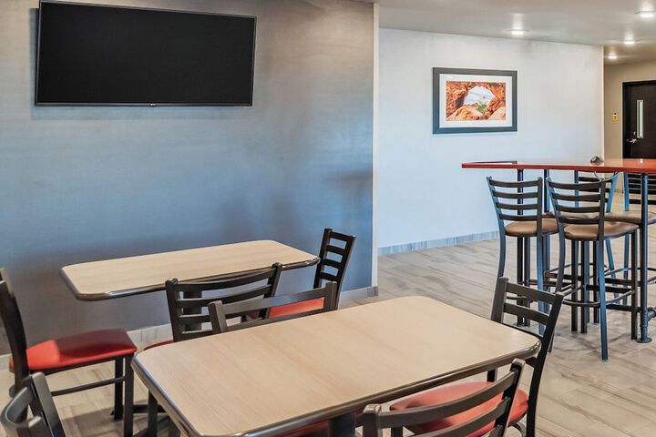 Hotel Interior 6 of 39