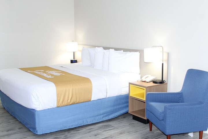 Room 18 of 48