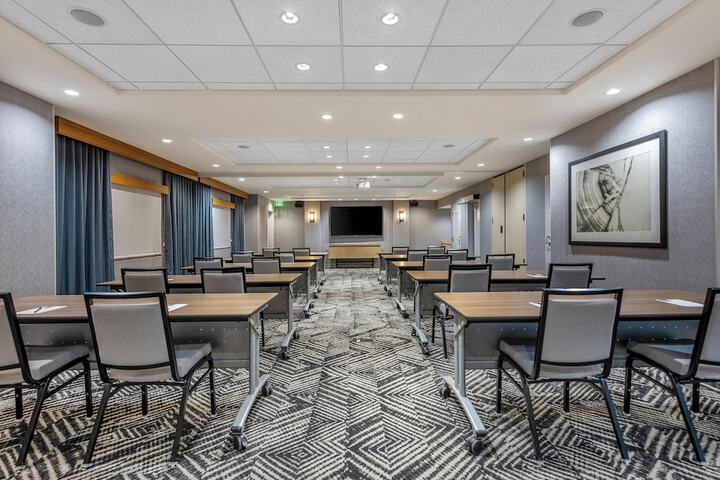Hyatt Place Phoenix / Chandler-Fashion Center