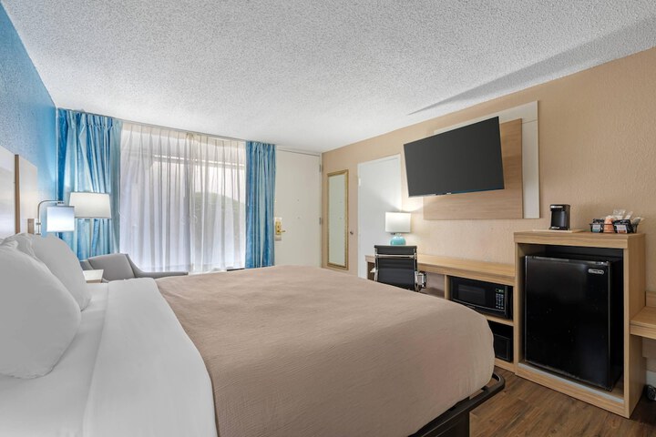 Quality Inn & Suites Conference Center