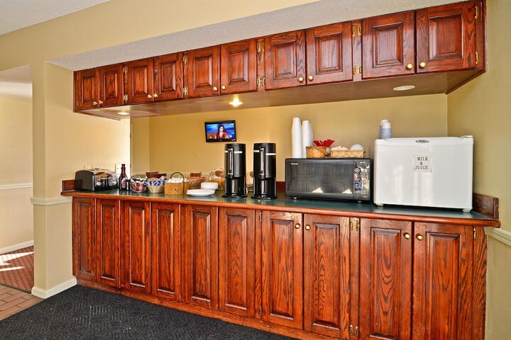 Breakfast/Coffee Service 13 of 14