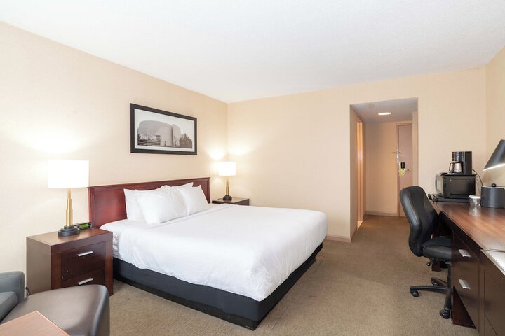 Room 21 of 36