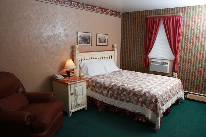Room 22 of 37