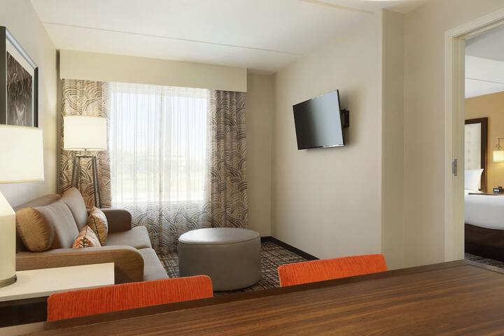 Room 11 of 38