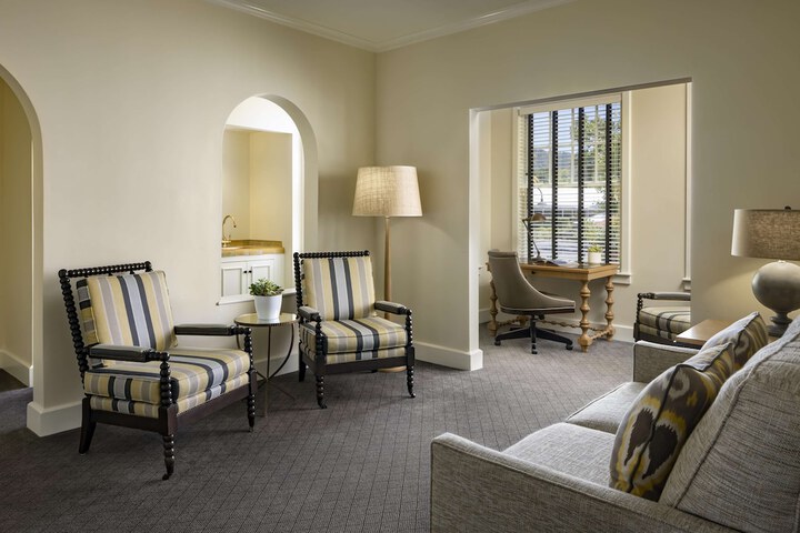 Room 27 of 172
