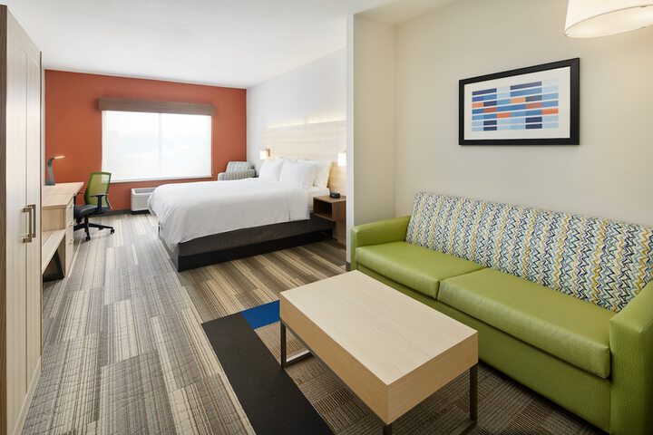 Room 18 of 32