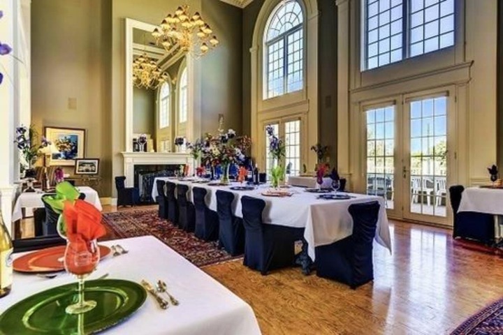 Ballroom/Hall 66 of 72