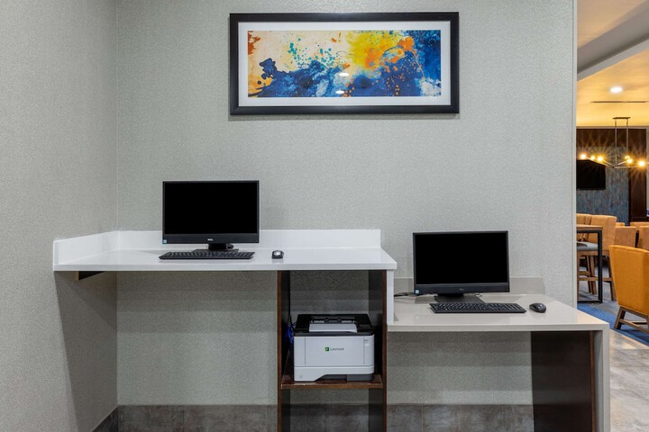 Business Center 37 of 37