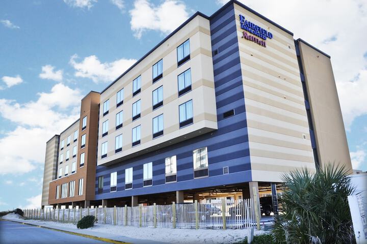 Hotel Exterior 64 of 64