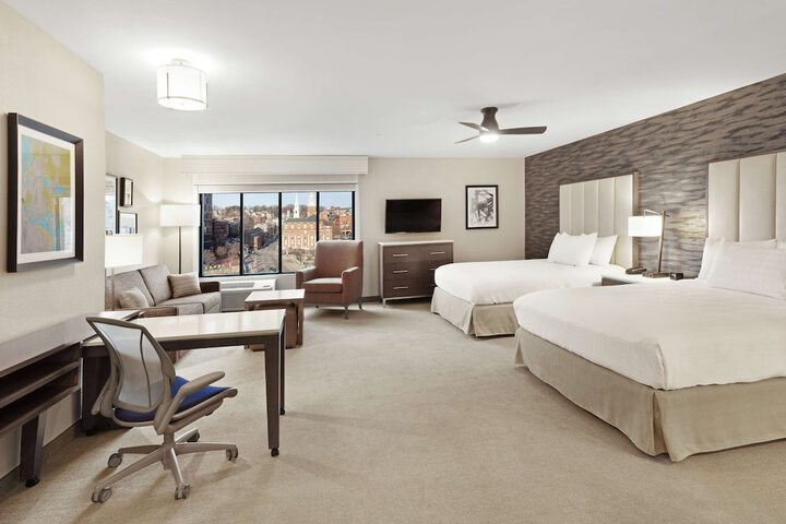 Room 21 of 37