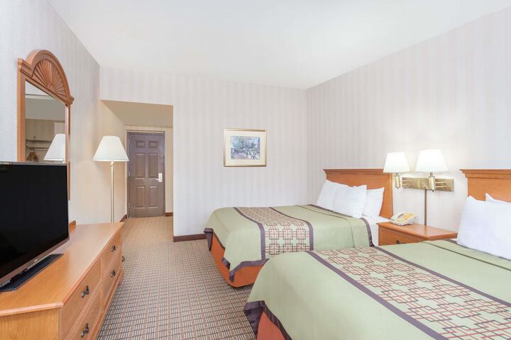 Room 4 of 14