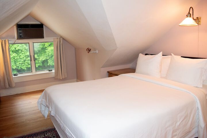 Room 43 of 132