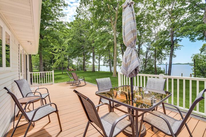 Spacious Detroit Lakes Home w / Private Deck!