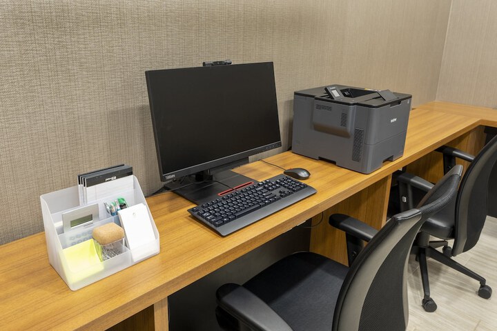 Business Center 38 of 41