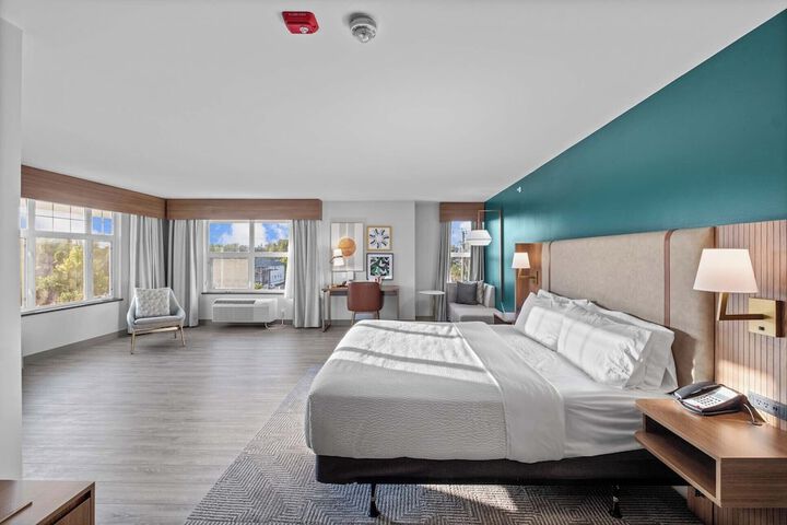 Holiday Inn Hotel & Suites Surrey East Cloverdale by IHG