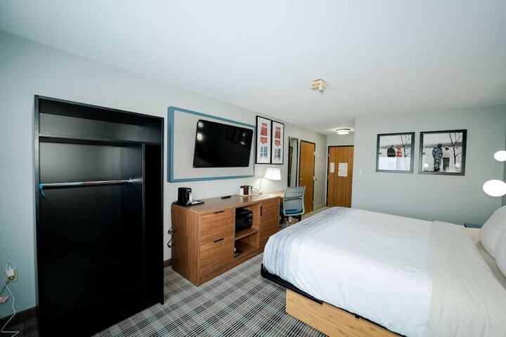 Room 28 of 43