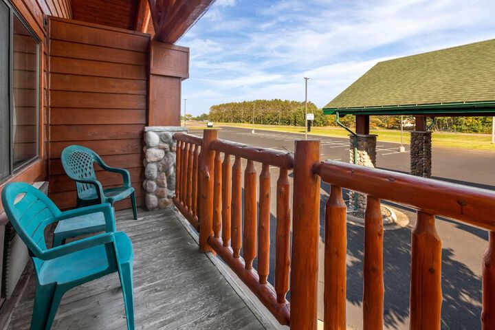 Shell Lake Lodge a Travelodge by Wyndham