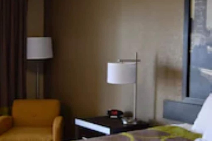 Room 15 of 28