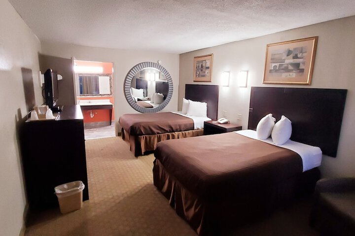 Room 25 of 34