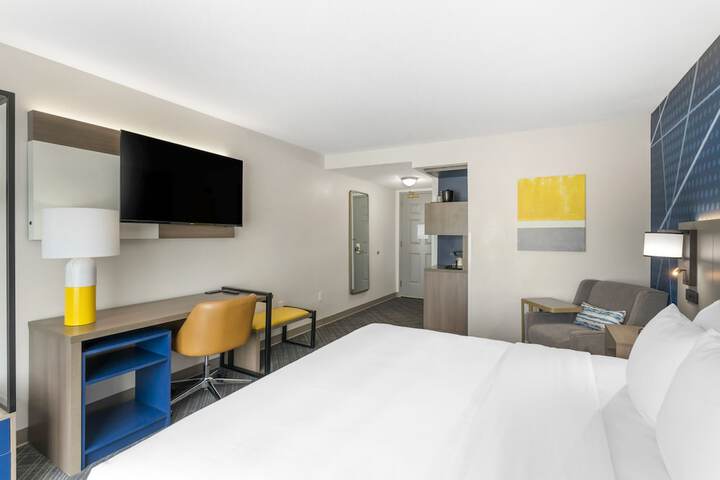 Room 32 of 44