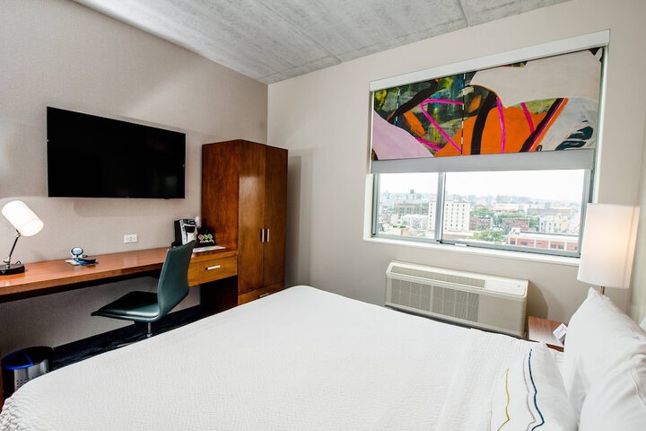 Room 29 of 61