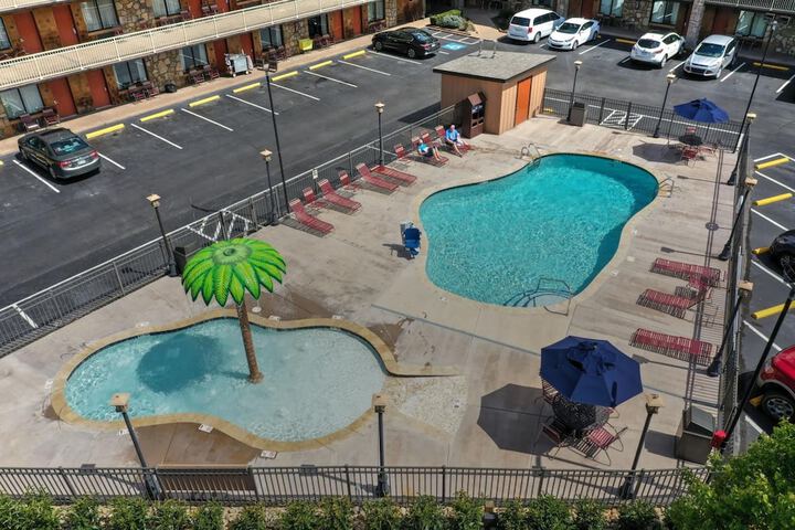 Pool 21 of 85