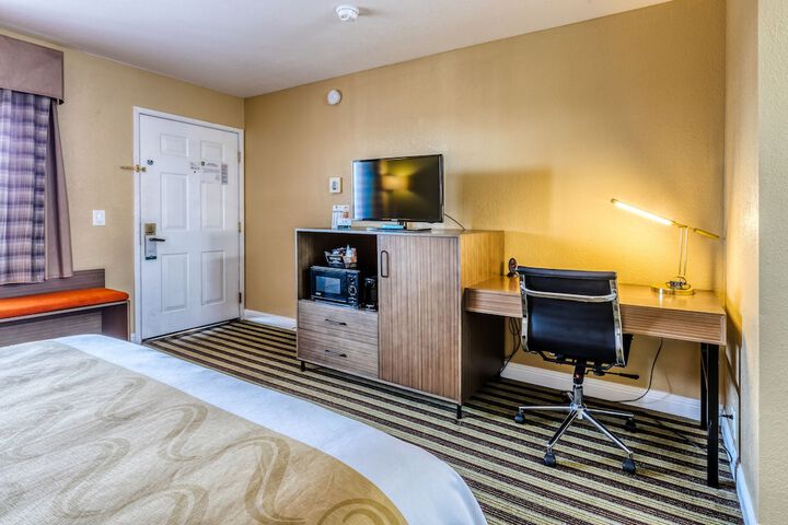 Room 15 of 38