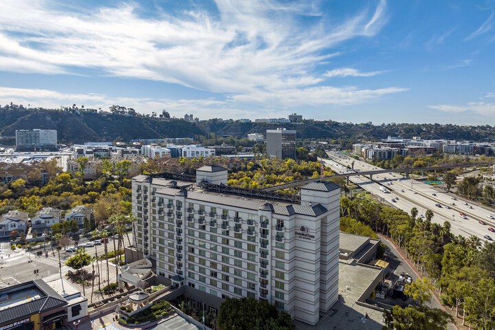 Hotel 4 of 85