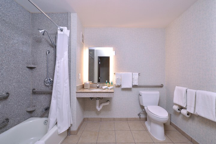 Room 14 of 46