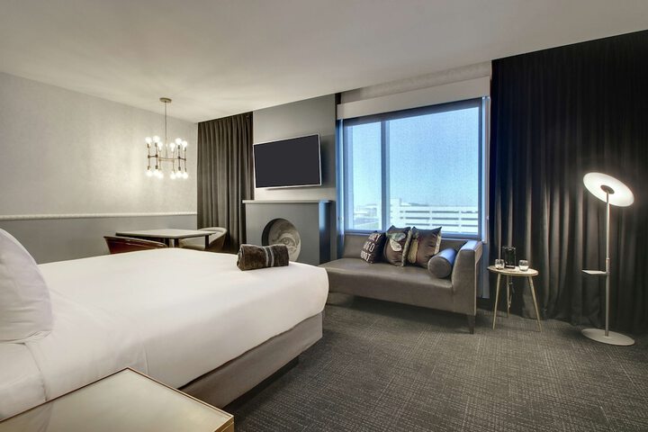 The Rose Chicago Tapestry Collection by Hilton