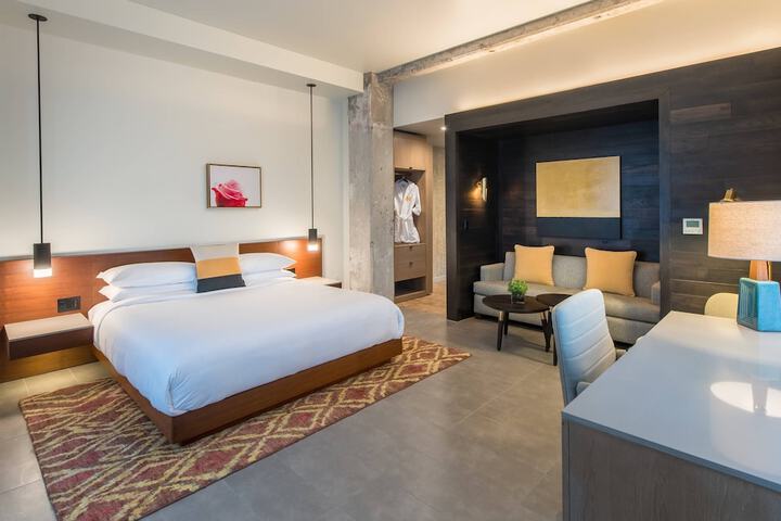 Room 32 of 91