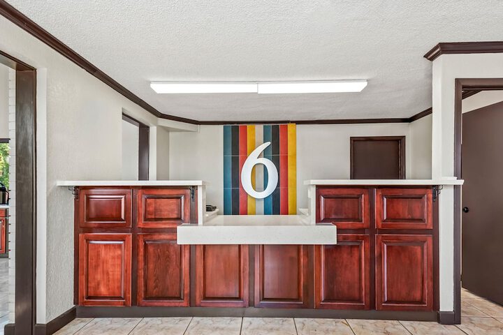 Studio 6 Hammond LA – I12 – I55