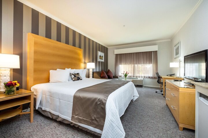 Room 26 of 37