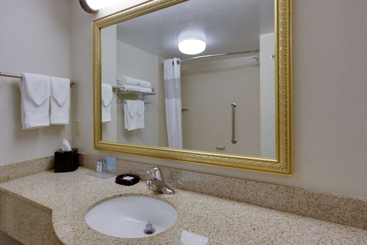 Room 15 of 27