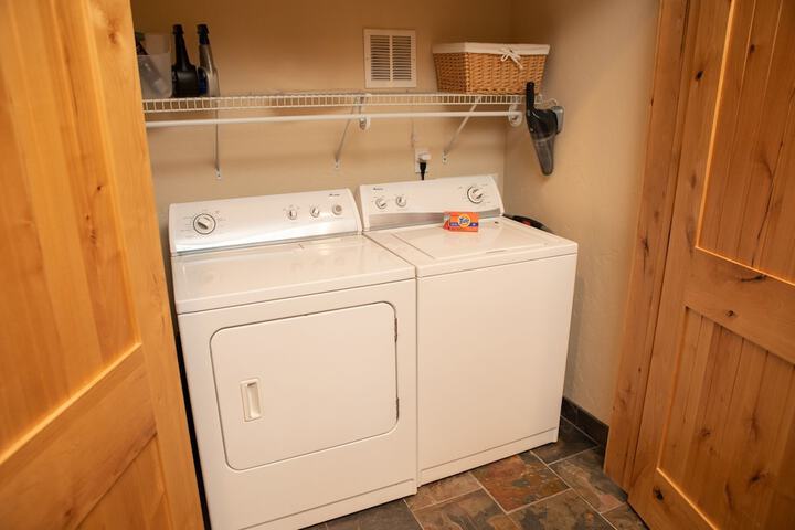 Laundry 35 of 41