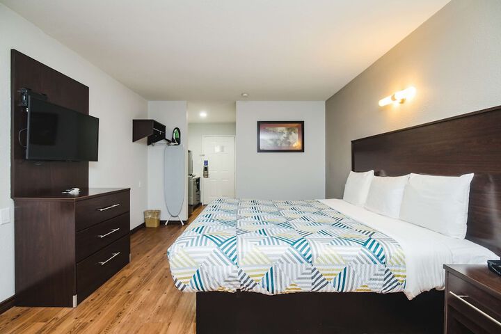 Room 18 of 27